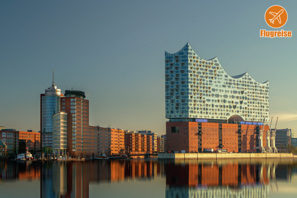 Hamburg mit Elbphilharmonie (Flug) 146